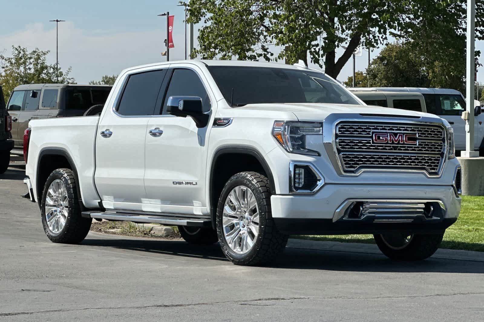 Used 2020 GMC Sierra 1500 Denali w/ Denali Premium Package AWD/4WD image 9