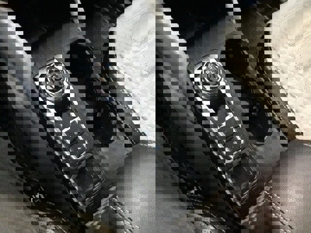 Certified 2023 Ford Escape Platinum w/ Premium Technology Package image 15