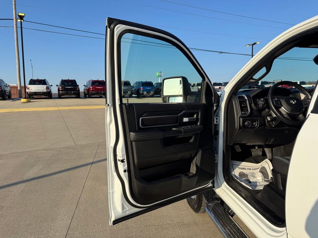 Used 2024 RAM 2500 Big Horn AWD/4WD image 7