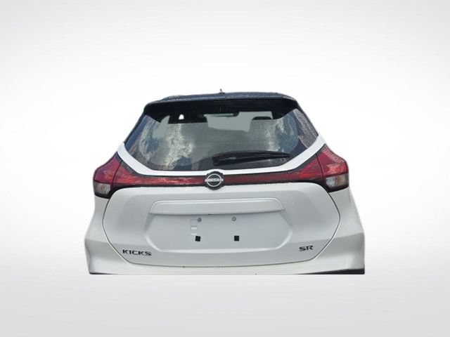 Used 2023 Nissan Kicks SR w/ SR Premium Package FWD image 4