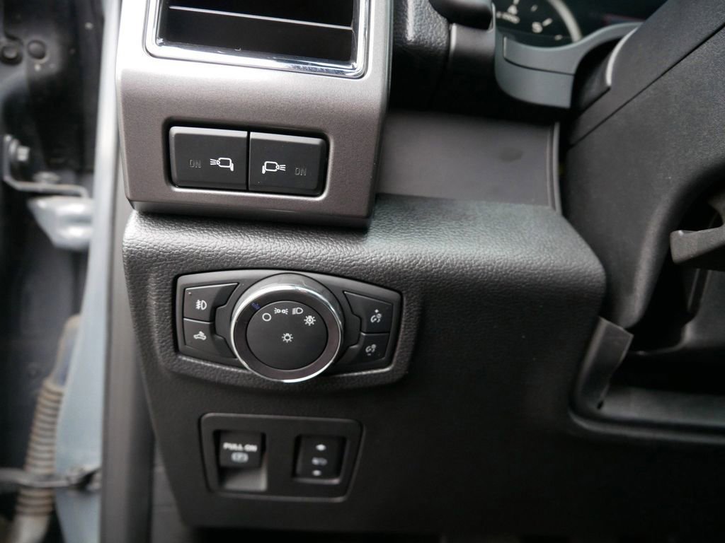 Certified 2022 Ford Explorer XLT w/ Equipment Group 202A image 38