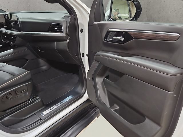 Used 2025 Chevrolet Tahoe Premier w/ Sun And Tow Package AWD/4WD image 19