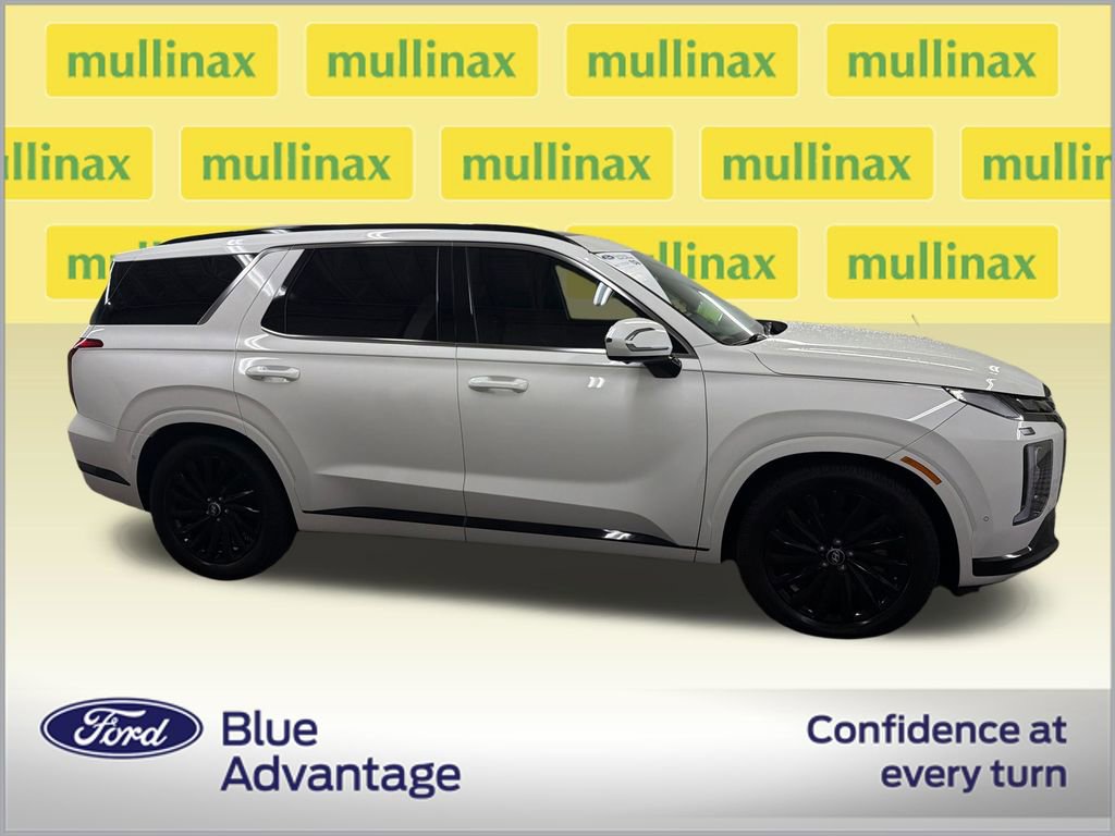 Used 2024 Hyundai Palisade Calligraphy AWD/4WD image 2