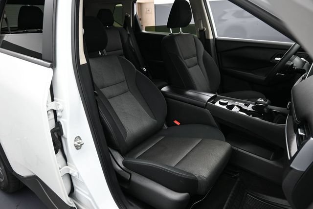 Used 2024 Nissan Rogue SV AWD/4WD image 30