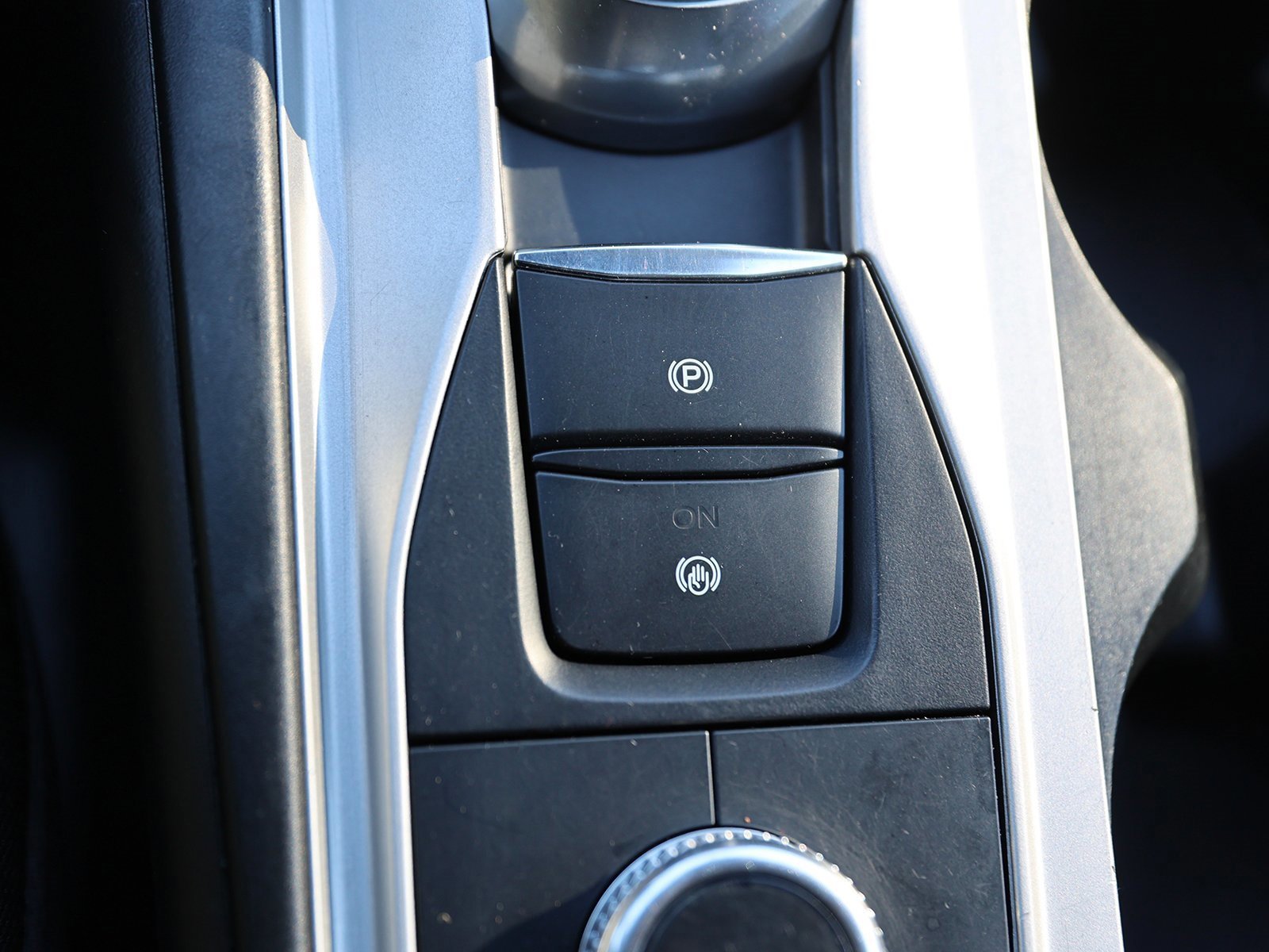 Certified 2023 Ford Explorer XLT image 35