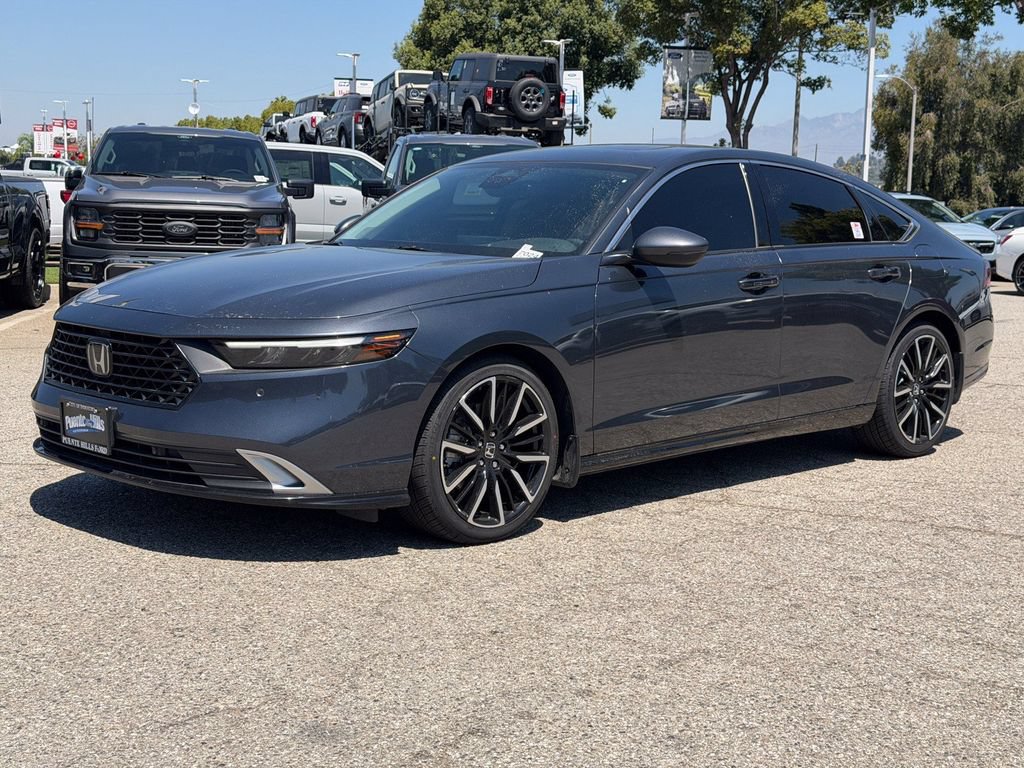 Used 2025 Honda Accord Touring image 3