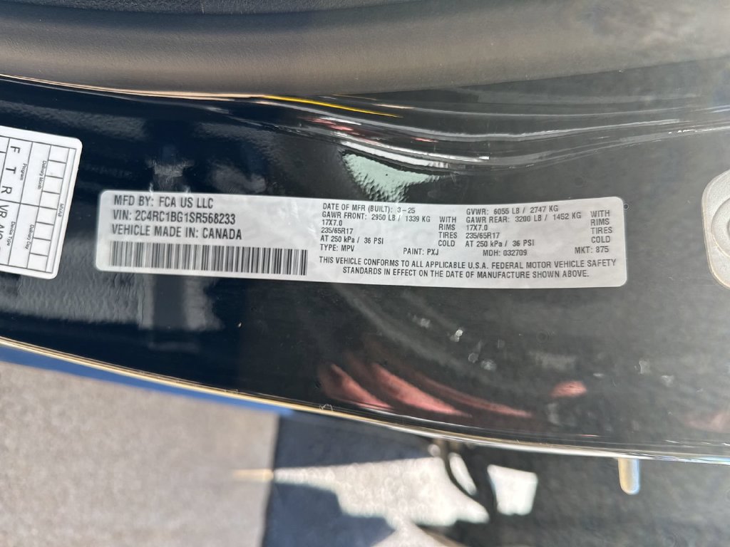 Used 2025 Chrysler Pacifica Select FWD image 20