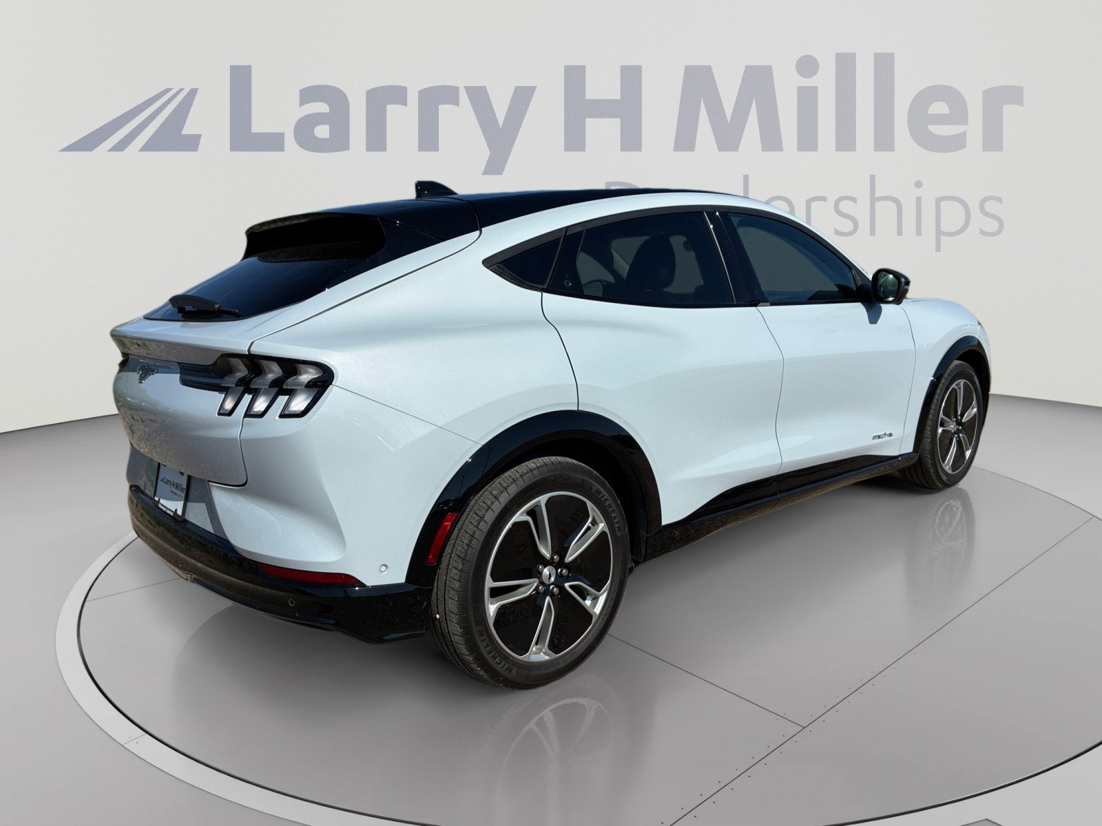 Certified 2023 Ford Mustang Mach-E Premium AWD/4WD image 5