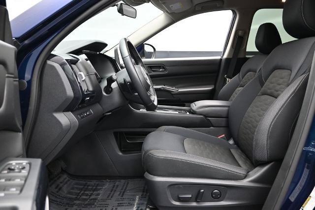 Used 2025 Nissan Pathfinder SV AWD/4WD image 22