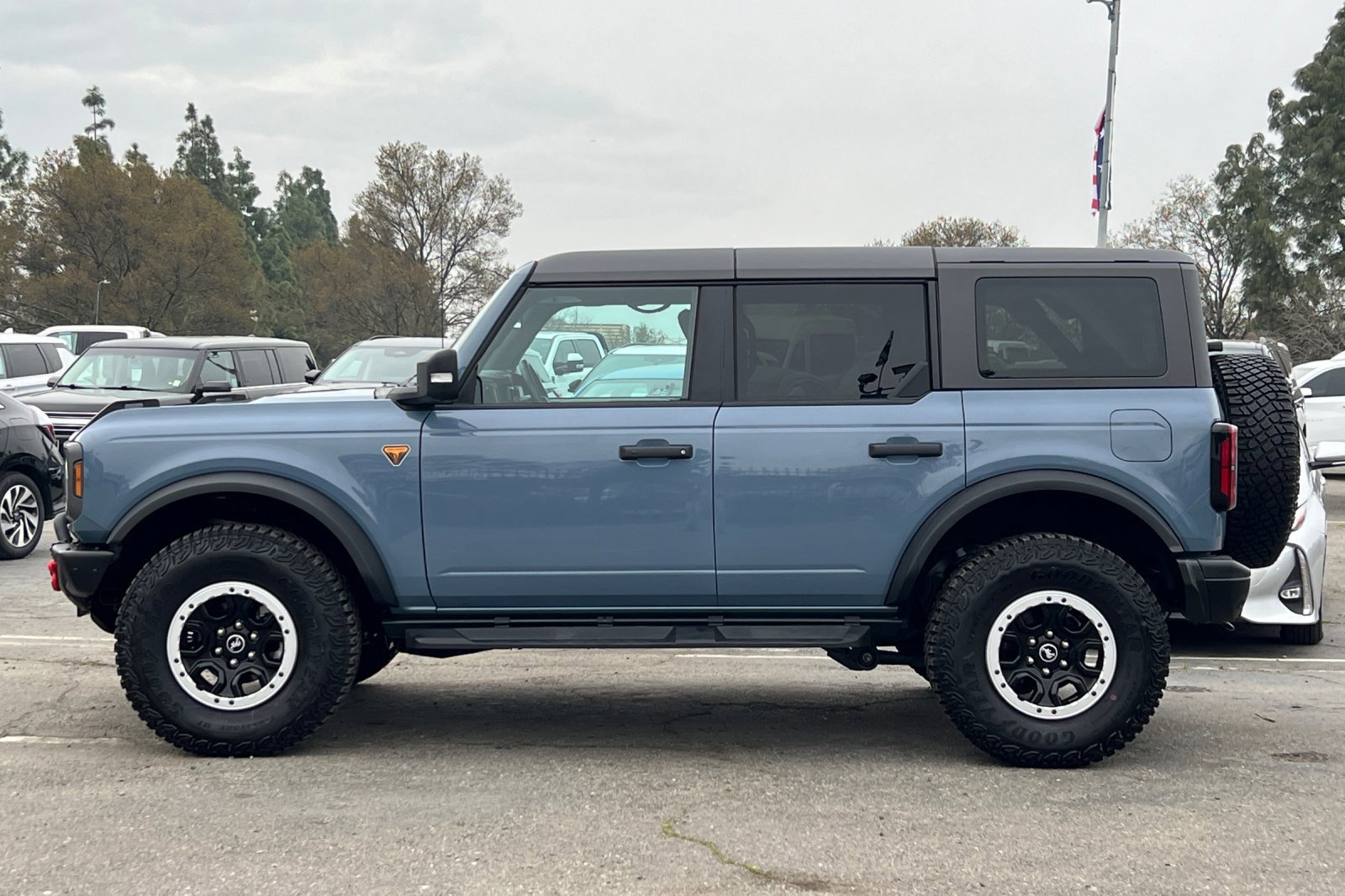 Certified 2024 Ford Bronco Badlands image 2
