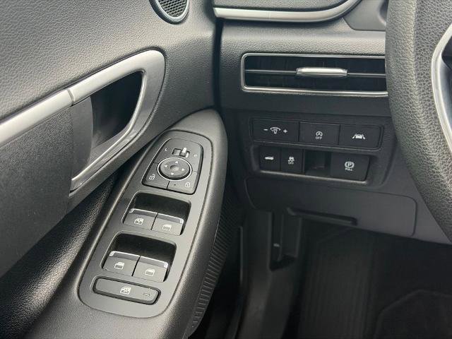 Used 2023 Hyundai Sonata SE FWD image 19