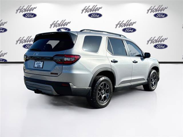 Used 2025 Honda Pilot TrailSport image 8