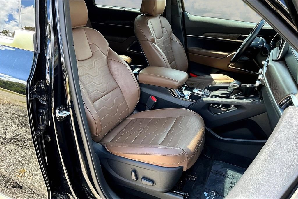 Used 2020 Kia Telluride SX w/ SX Prestige Package AWD/4WD image 32