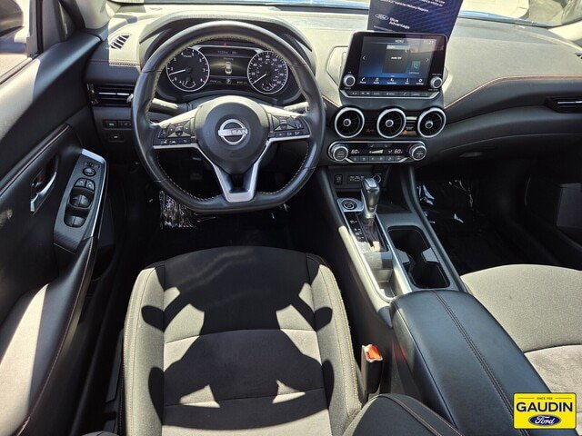 Used 2025 Nissan Sentra SR FWD image 13