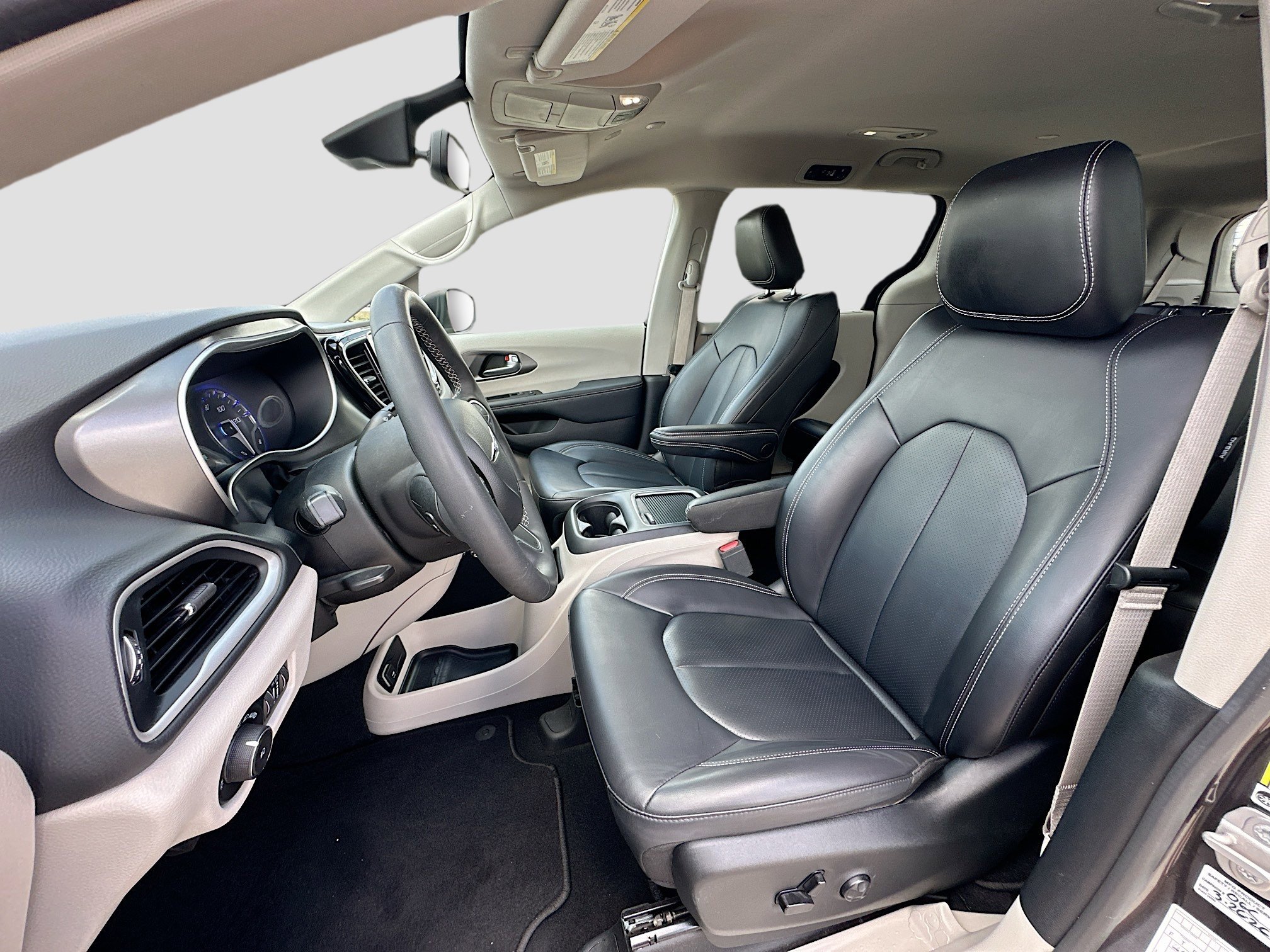 Used 2023 Chrysler Pacifica Touring-L FWD image 19