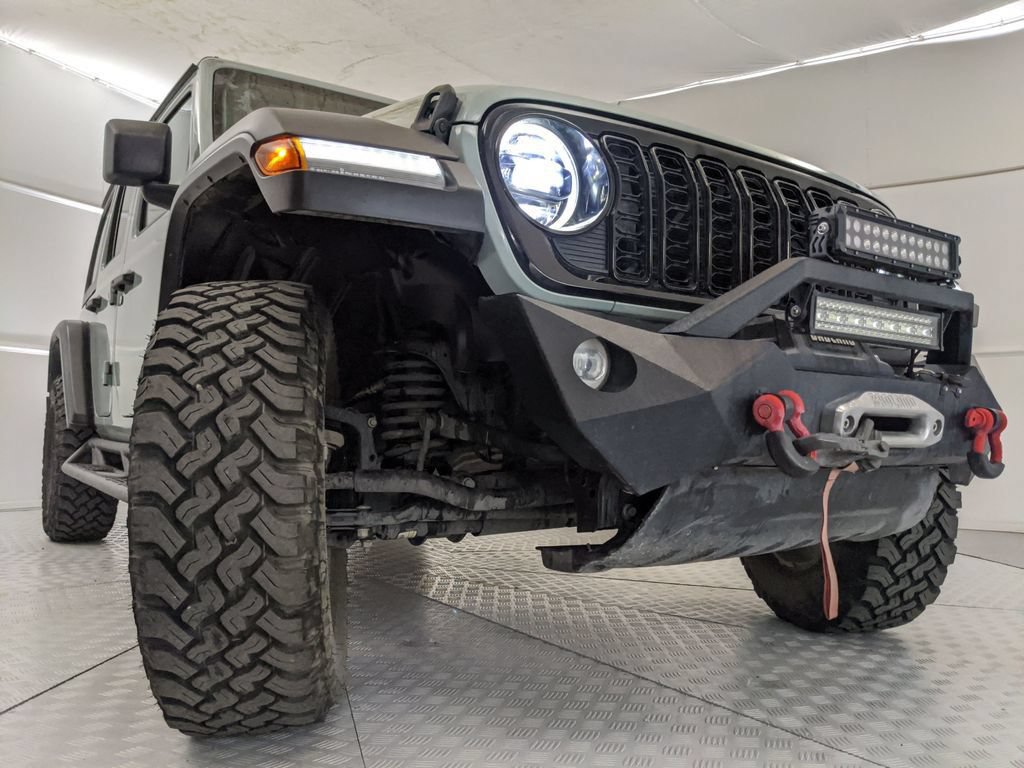 Used 2024 Jeep Wrangler Unlimited Sport AWD/4WD image 7