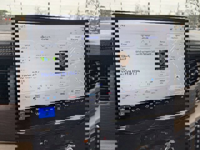 Certified 2024 Ford Expedition Limited image 21