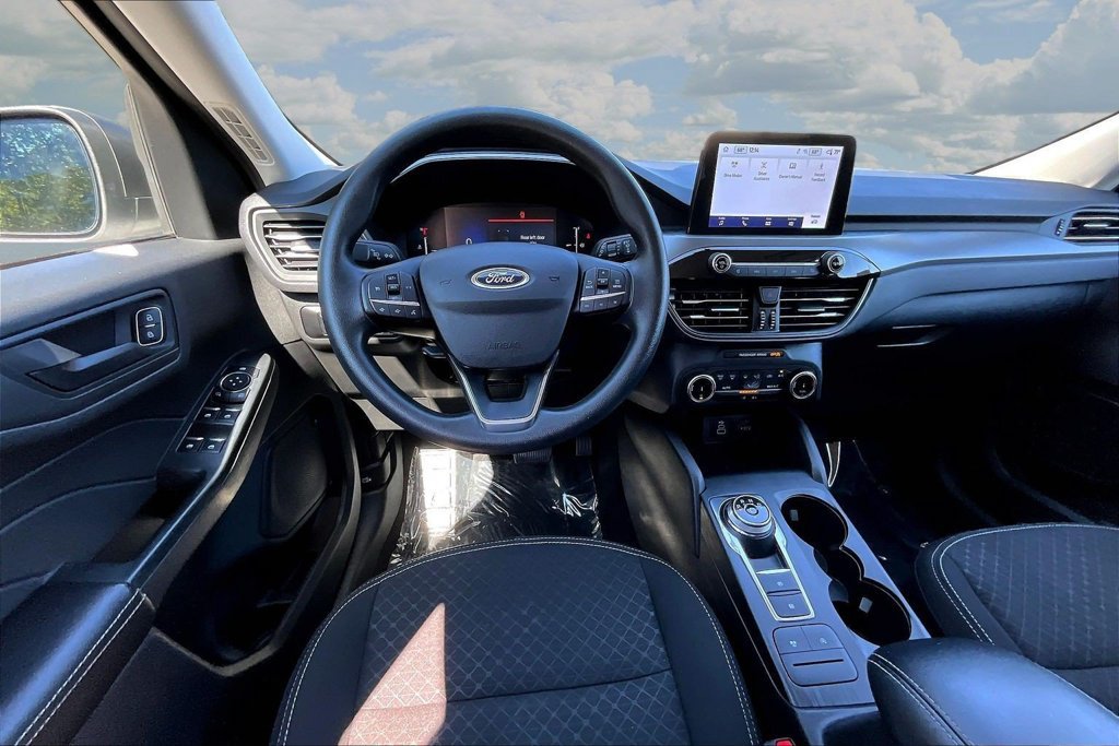 Certified 2025 Ford Escape Active AWD/4WD image 10