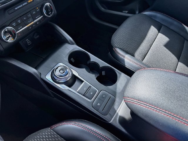 Certified 2025 Ford Escape ST-Line Select AWD/4WD image 16