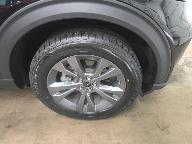 Certified 2023 Ford Explorer XLT w/ Equipment Group 202A AWD/4WD image 2