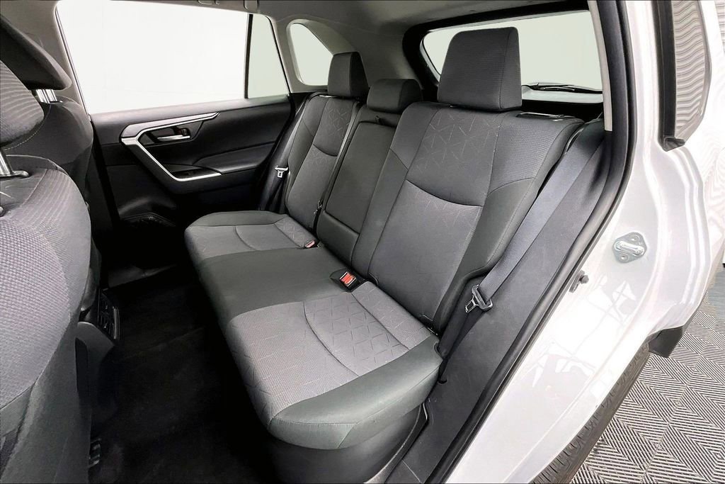 Used 2025 Toyota RAV4 XLE AWD/4WD image 26
