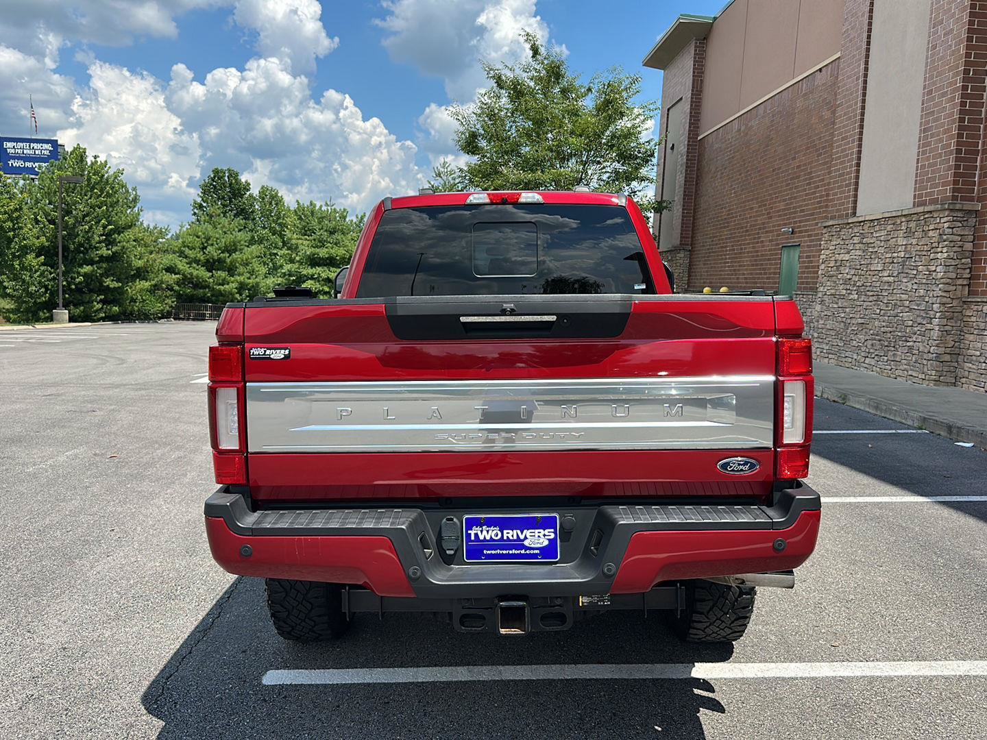 Certified 2022 Ford F250 Platinum w/ Tremor Off-Road Package AWD/4WD image 4