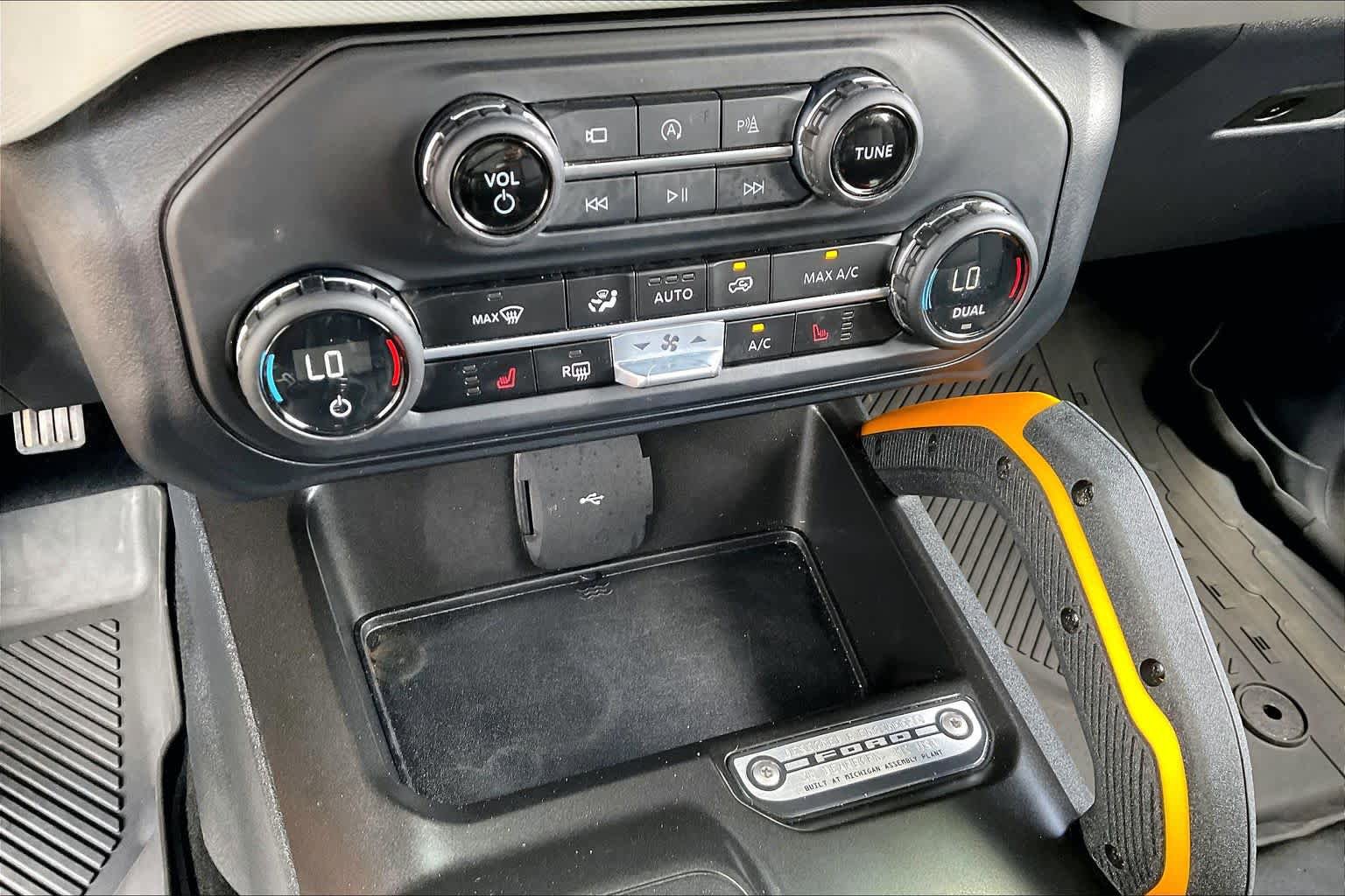 Certified 2023 Ford Bronco Badlands w/ Sasquatch Package AWD/4WD image 32