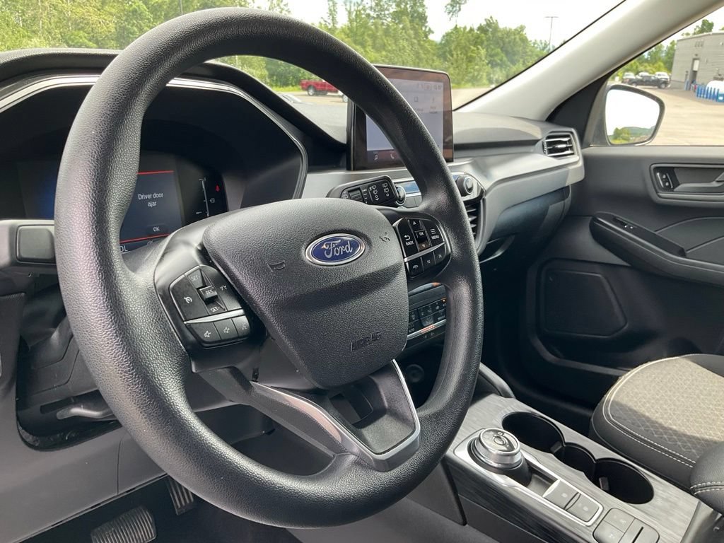 Certified 2025 Ford Escape Active AWD/4WD image 12