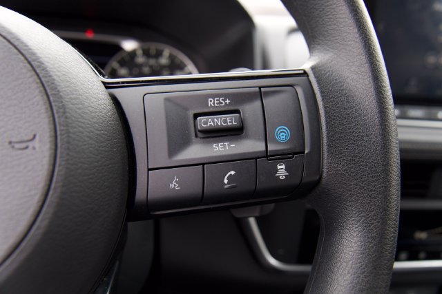 Used 2023 Nissan Rogue SV AWD/4WD image 19