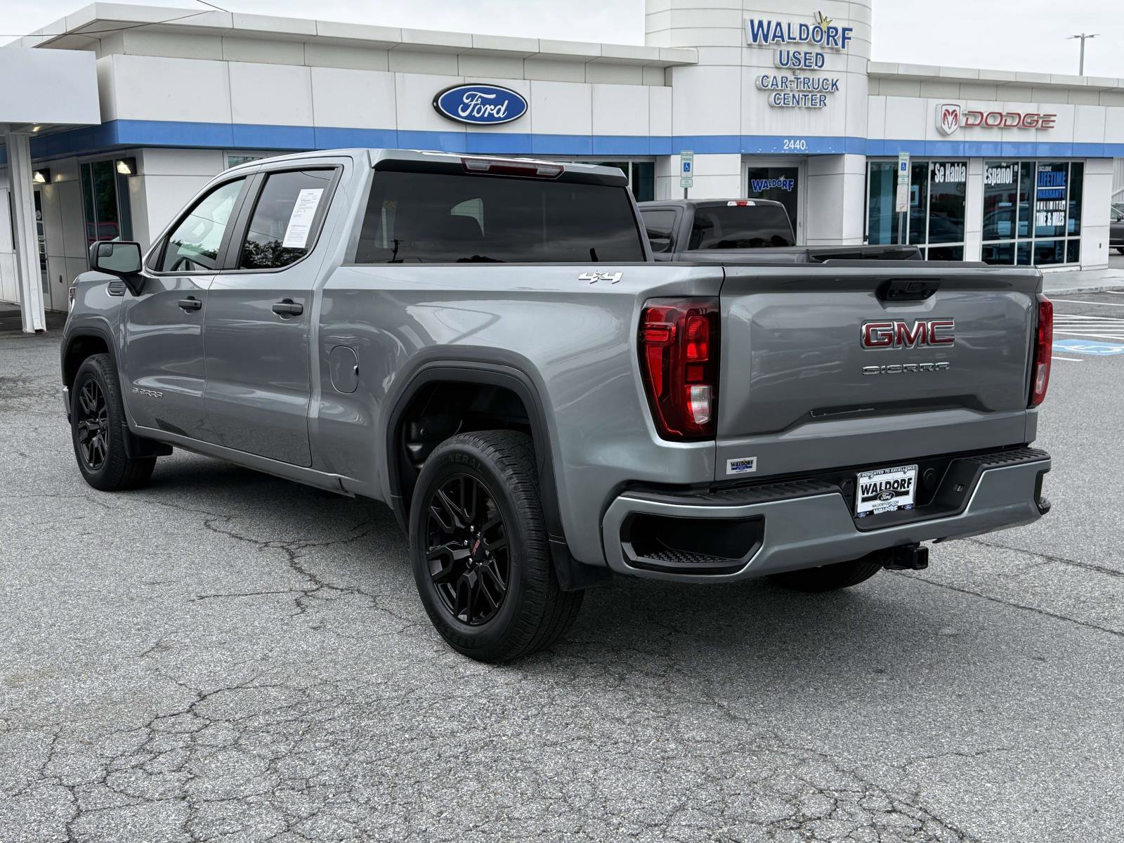 Used 2023 GMC Sierra 1500 Pro w/ Graphite Edition AWD/4WD image 4