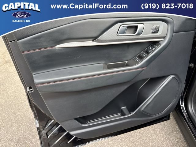 Certified 2025 Ford Explorer ST-Line w/ Premium Package AWD/4WD image 20