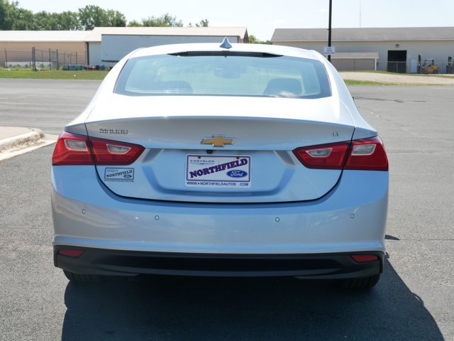 Used 2017 Chevrolet Malibu LT w/ Driver Confidence Package FWD image 7