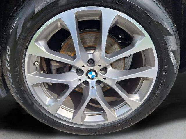 Used 2024 BMW X5 xDrive40i w/ Parking Assistance Package AWD/4WD image 29