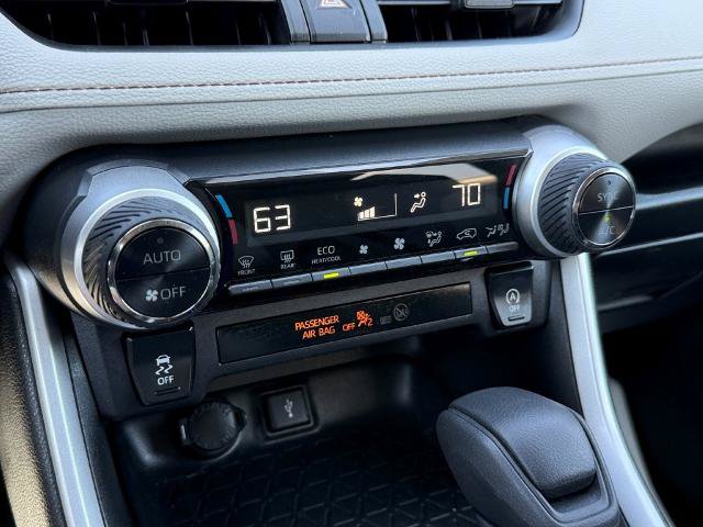 Used 2020 Toyota RAV4 XLE AWD/4WD image 29