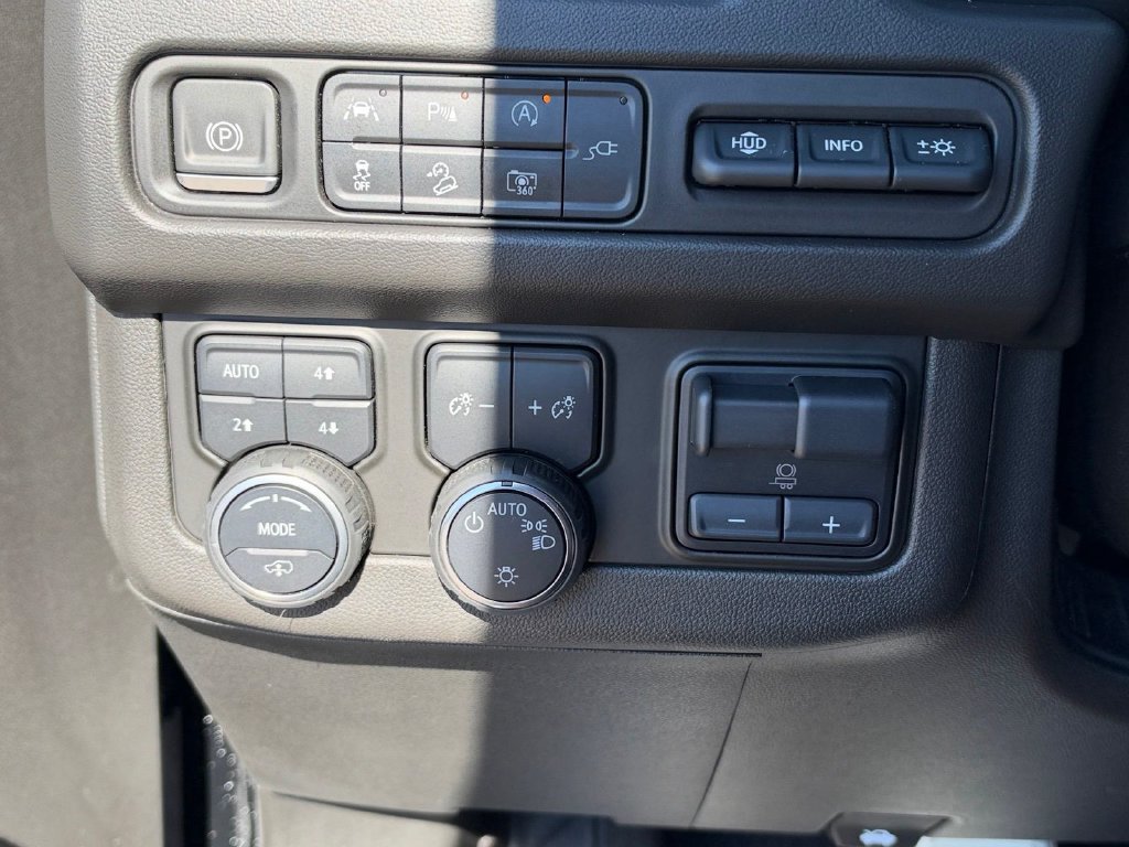 Used 2022 Chevrolet Suburban High Country AWD/4WD image 21