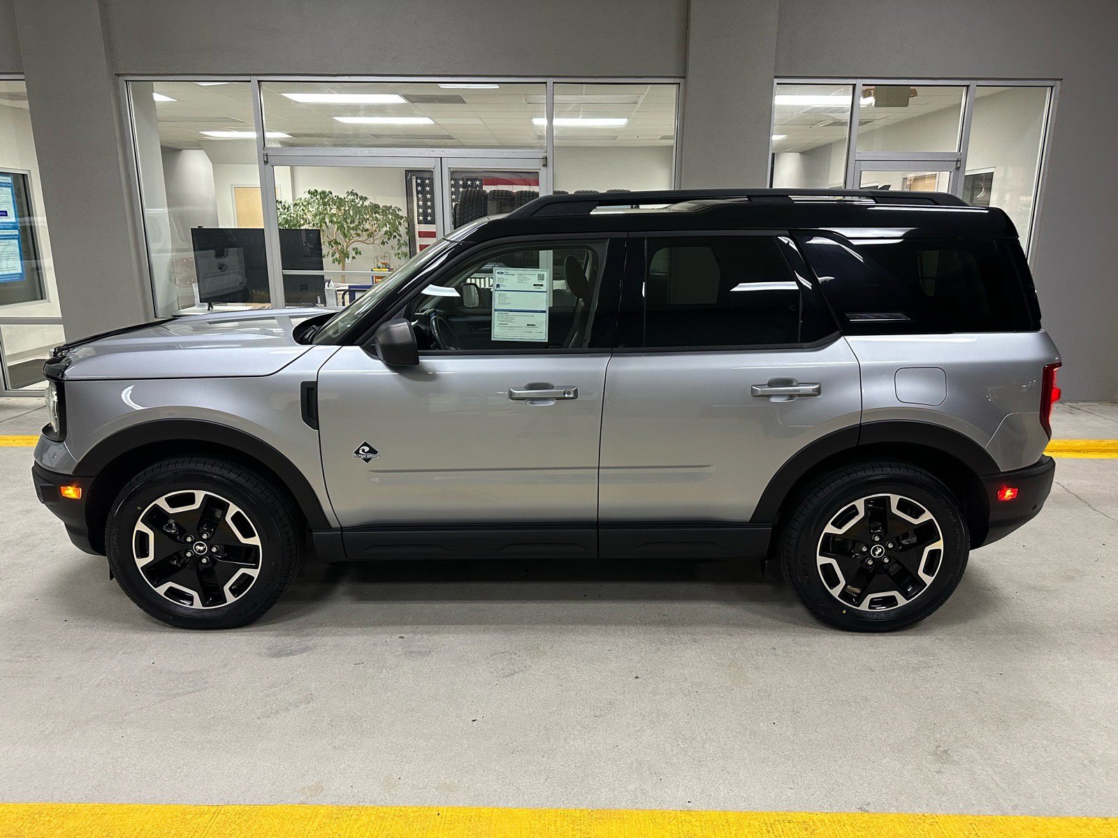 Certified 2021 Ford Bronco Sport Outer Banks w/ Outer Banks Package image 2