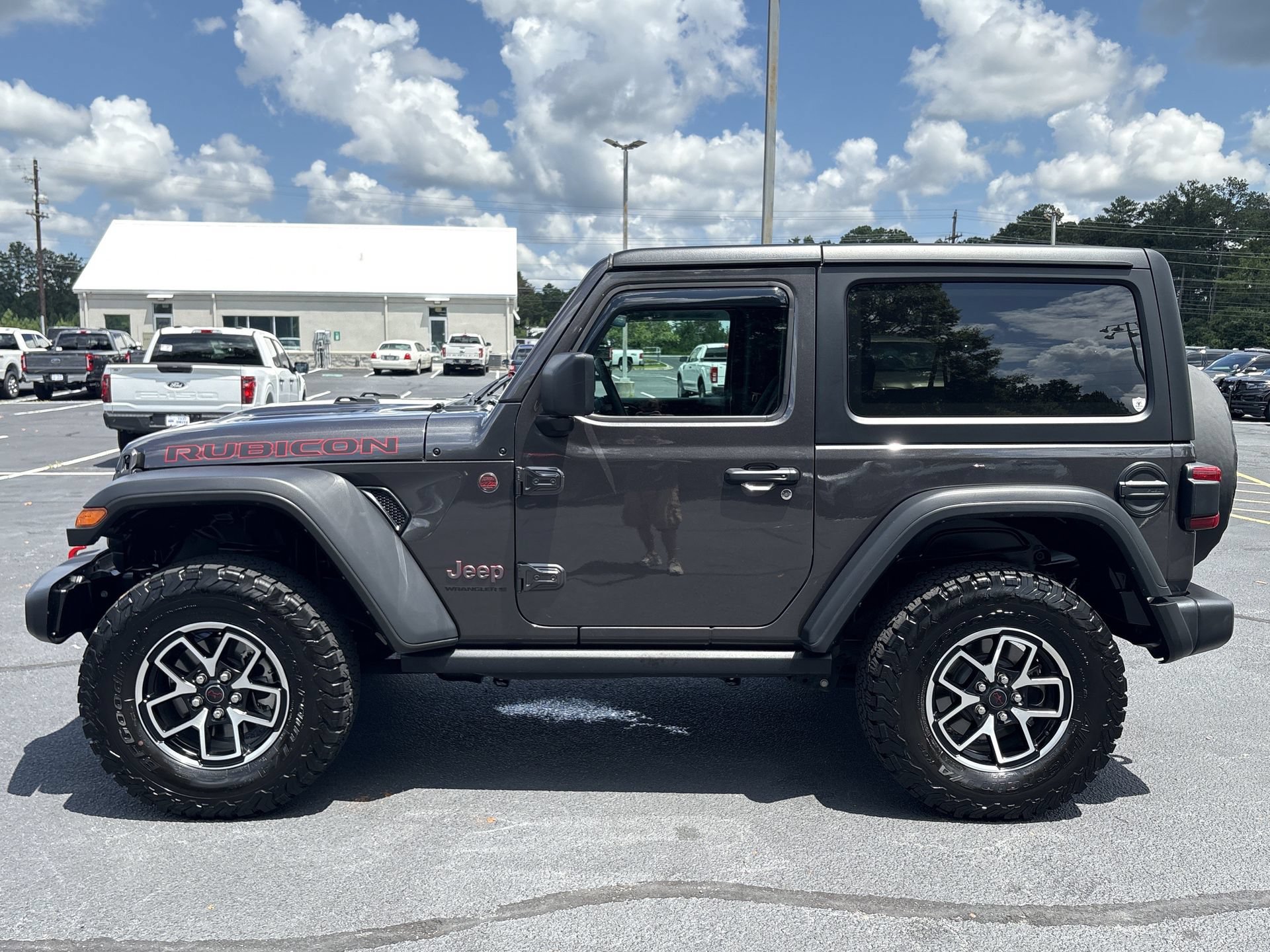 Used 2024 Jeep Wrangler Rubicon w/ Technology Group AWD/4WD image 18