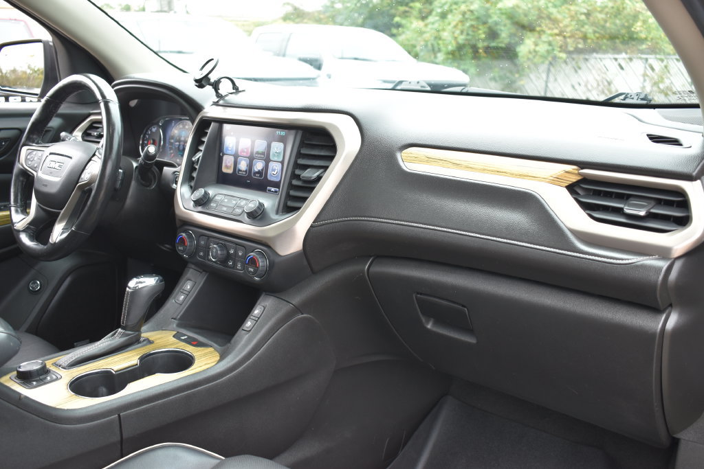 Used 2017 GMC Acadia Denali w/ Technology Package AWD/4WD image 37