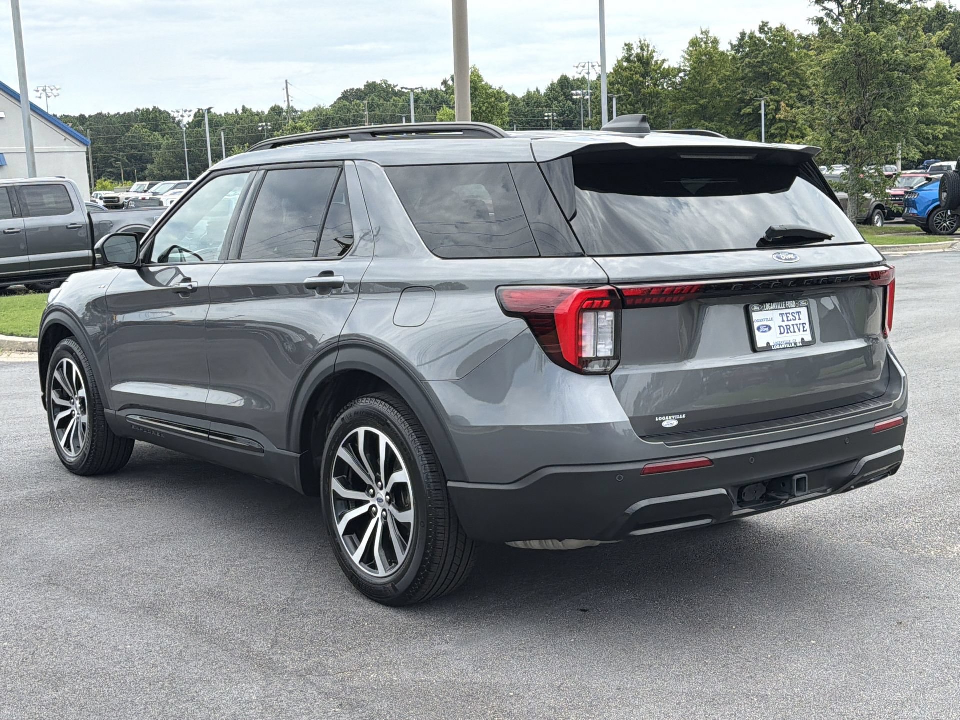 Certified 2025 Ford Explorer ST-Line RWD image 27