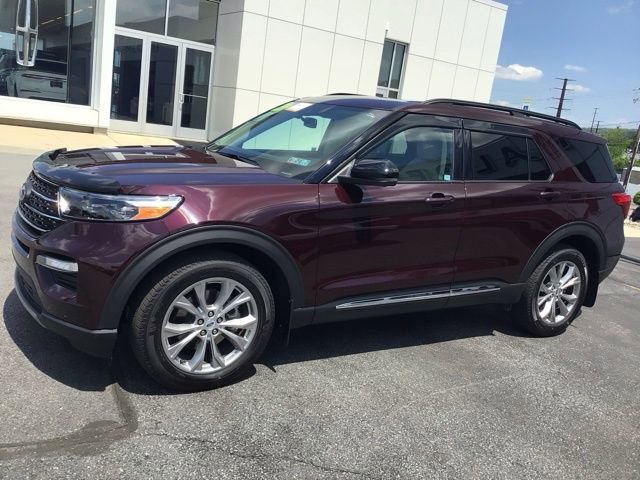 Certified 2023 Ford Explorer XLT w/ Equipment Group 202A AWD/4WD image 6