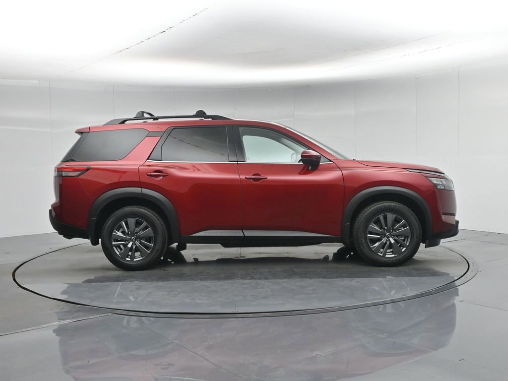 Used 2023 Nissan Pathfinder SV w/ SV Premium Package image 7