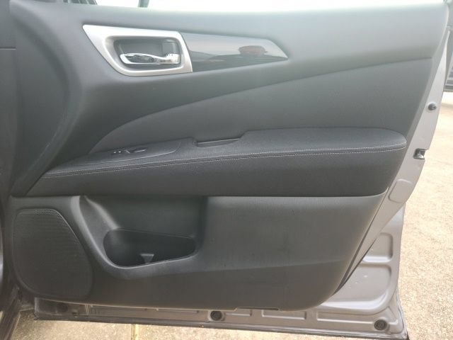 Used 2017 Nissan Pathfinder S FWD image 15