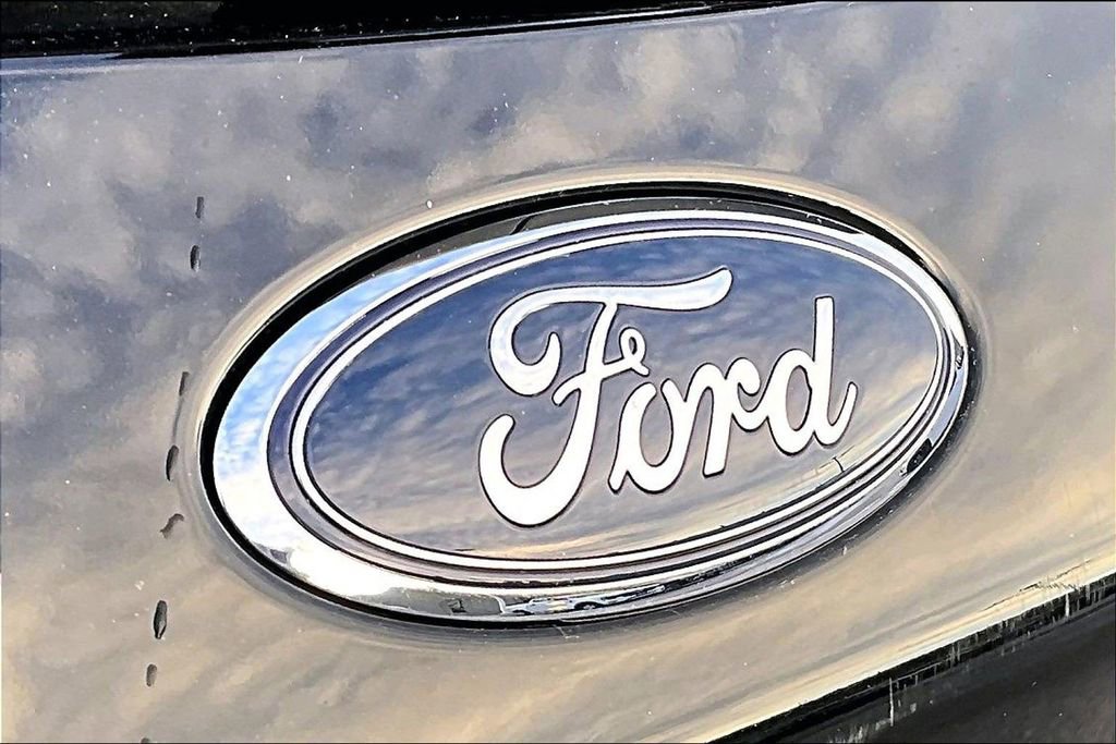 Certified 2023 Ford Escape ST-Line Elite w/ Premium Technology Package AWD/4WD image 31