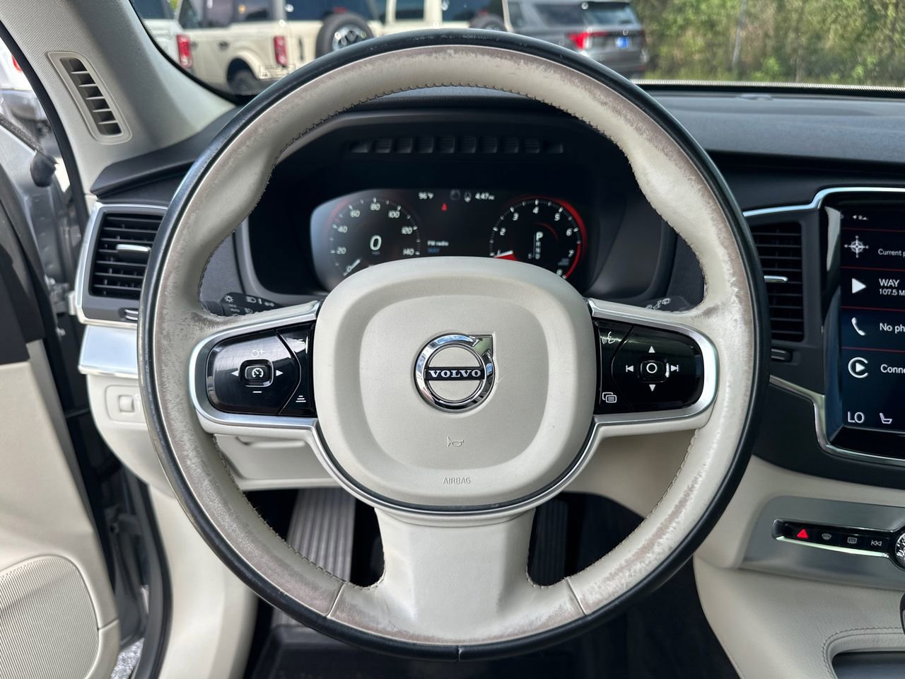 Used 2018 Volvo XC90 T5 Momentum w/ Convenience Package AWD/4WD image 24