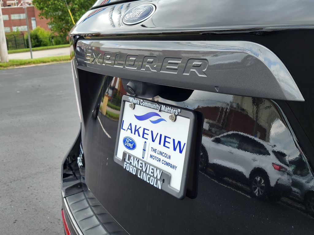 Certified 2022 Ford Explorer XLT w/ Equipment Group 202A AWD/4WD image 28