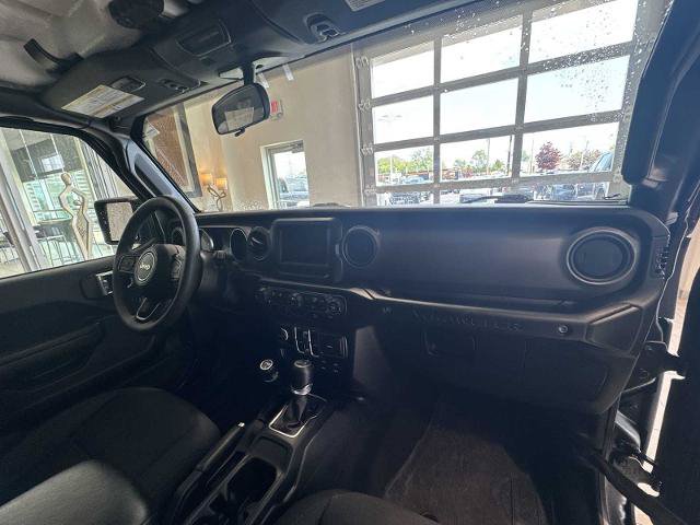 Used 2023 Jeep Wrangler Unlimited w/ Cold Weather Group AWD/4WD image 25