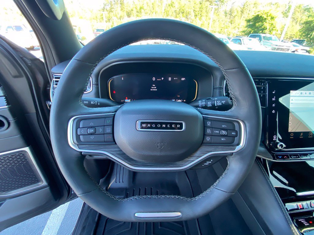 Used 2024 Jeep Wagoneer Series II w/ Convenience Group I AWD/4WD image 13