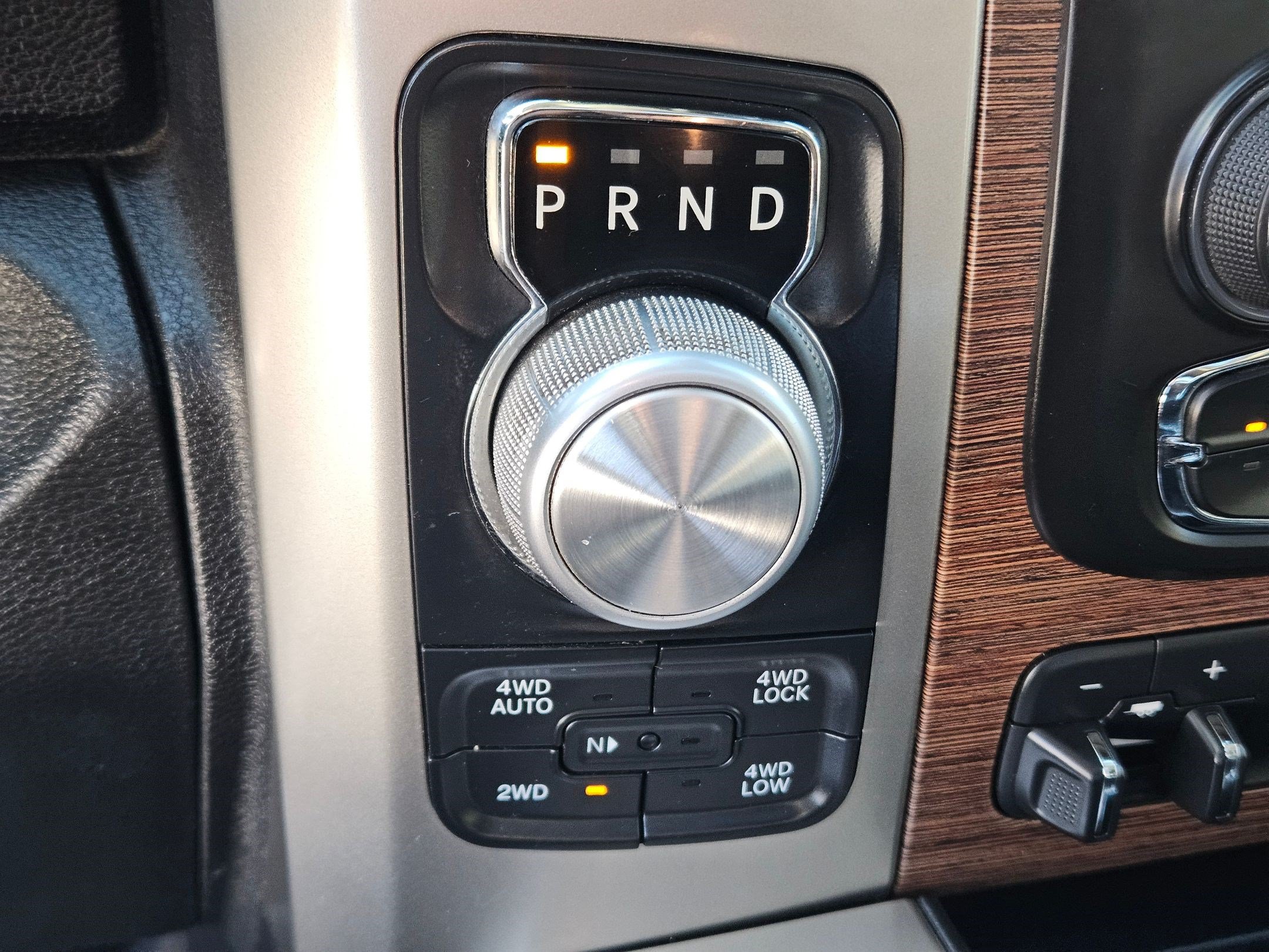 Used 2017 RAM 1500 Laramie AWD/4WD image 29