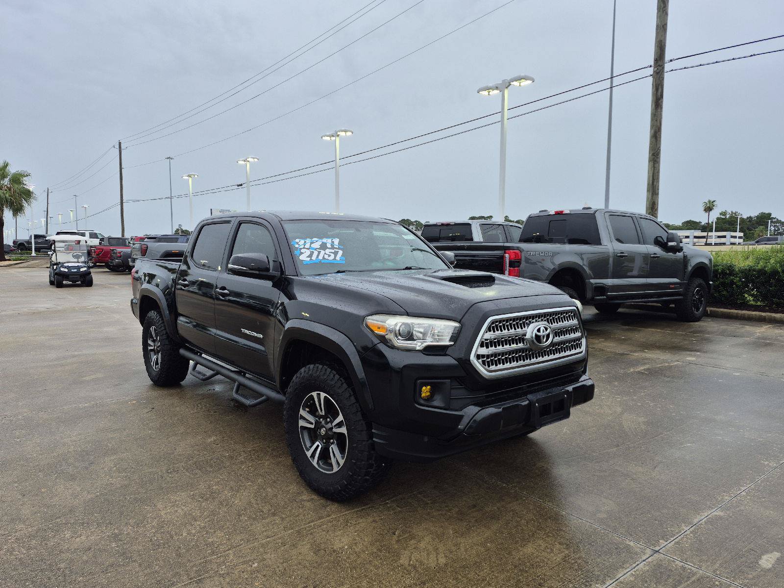 Used 2017 Toyota Tacoma TRD Sport w/ Tow Package (A/T) AWD/4WD image 14