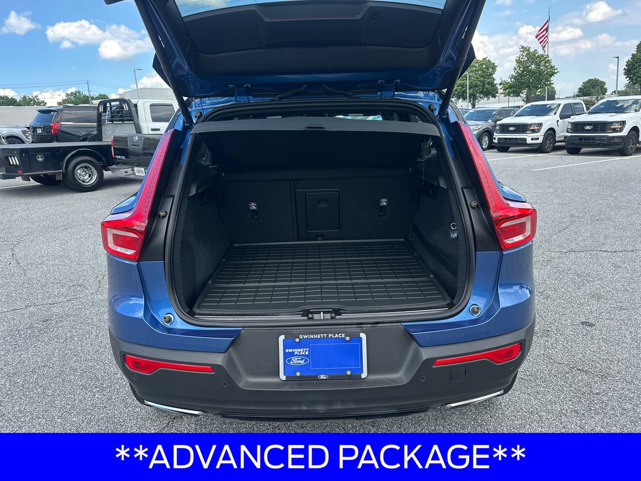 Used 2020 Volvo XC40 T4 R-Design w/ Protection Package Premier FWD image 20